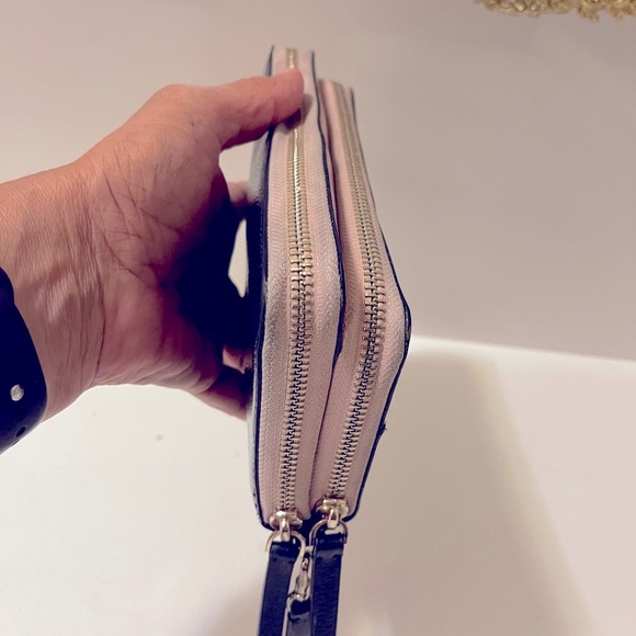 Large Carryall Zip-Around Leather Wristlet Wallet. Black and peach - Picture 8 of 16